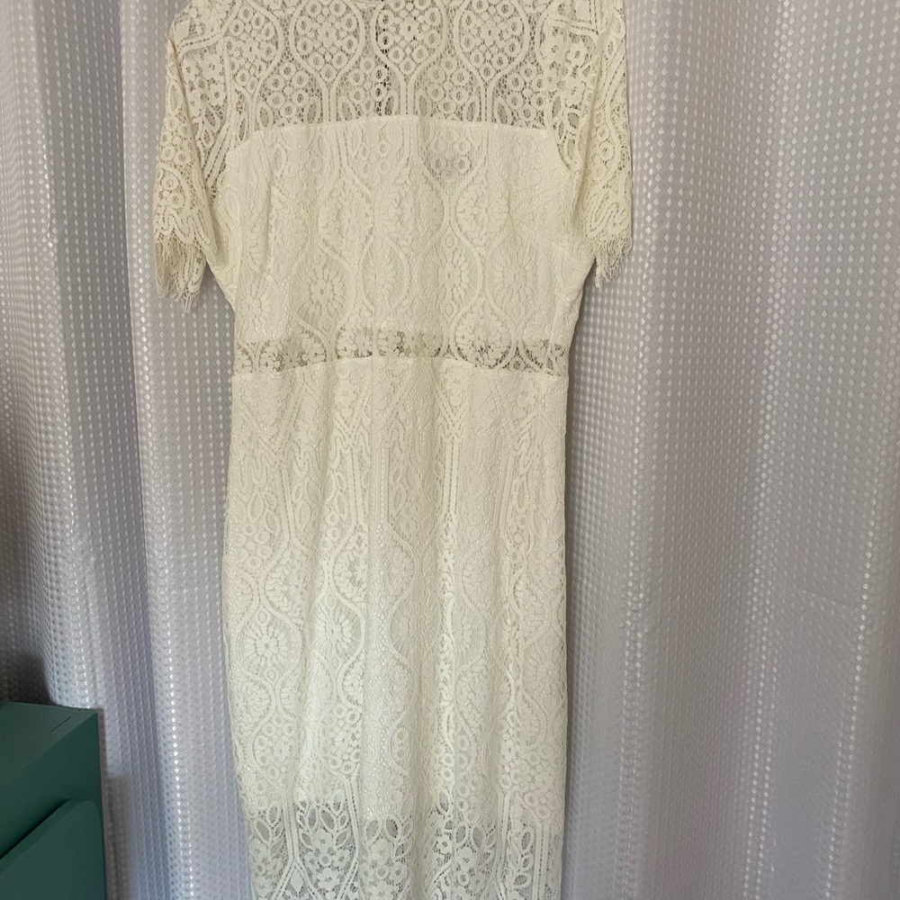 Elegant Cream Lace Dress